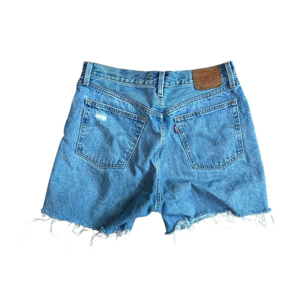 Levis Premium 501 Distressed Denim Cutoff Shorts Size 29 Medium Wash - Picture 7 of 10